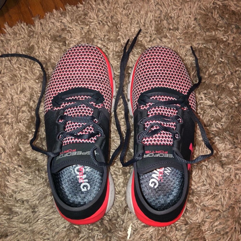 Under armour women’s shoes size 6
